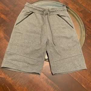 Verde Dark Grey Shorts Size Small